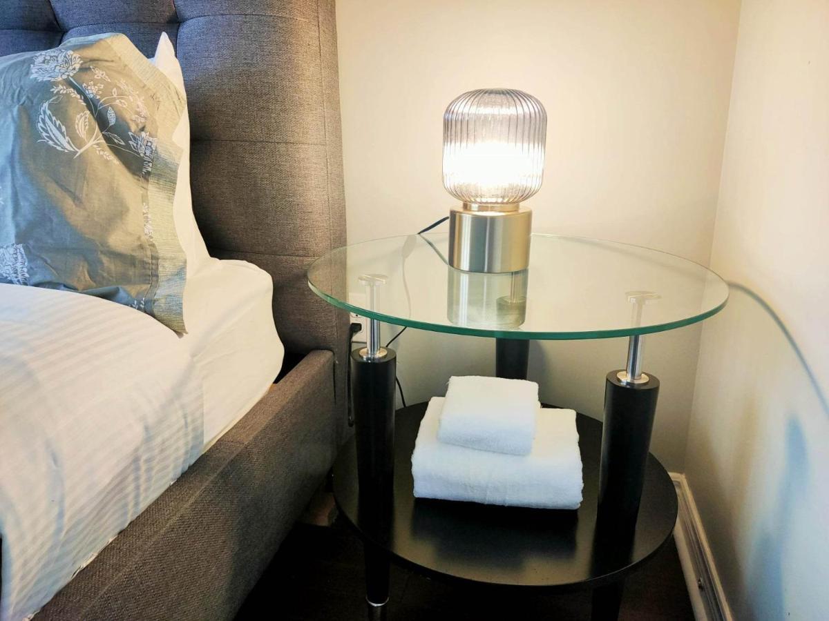Affordable Room With Free Parking In Newmarket On المظهر الخارجي الصورة
